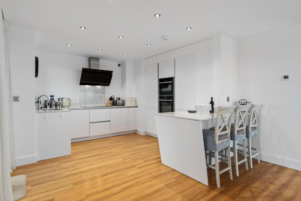 Apartment 8 Waterstone House - Luxury Apartment, Sea Views, Pet Friendly Tenby Exteriör bild