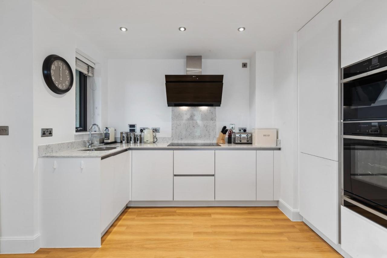 Apartment 8 Waterstone House - Luxury Apartment, Sea Views, Pet Friendly Tenby Exteriör bild