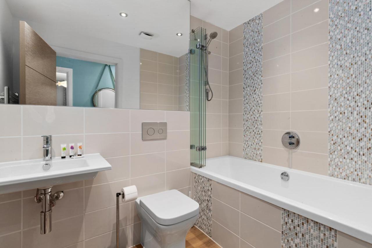 Apartment 8 Waterstone House - Luxury Apartment, Sea Views, Pet Friendly Tenby Exteriör bild